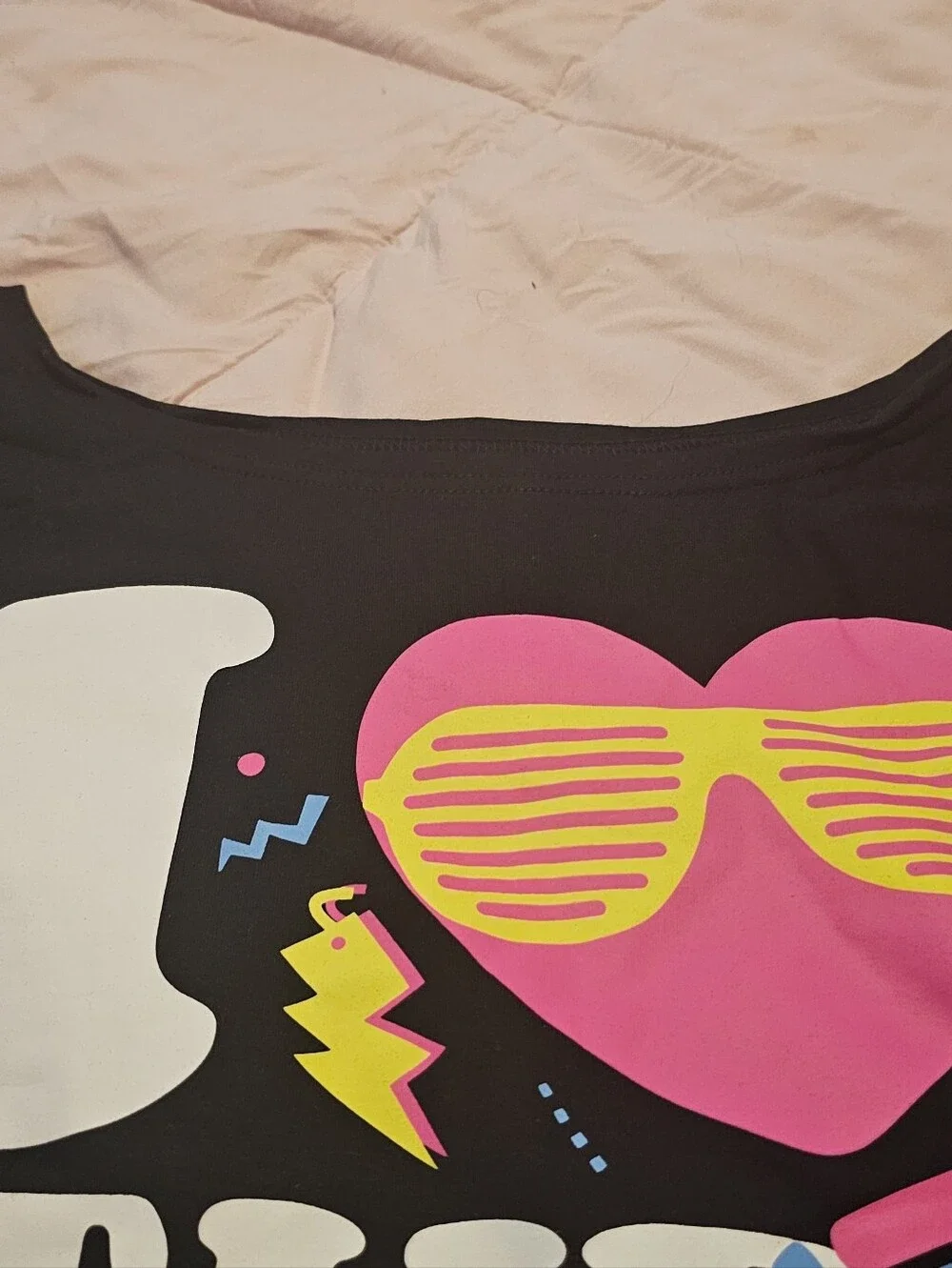 I Heart The 80s Neon Graphic Party Shirt - Black